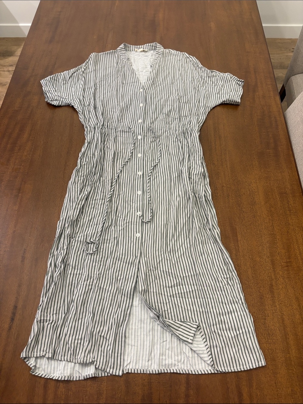 Striped Button-Front Midi Dress with Tie Waist - White & Black